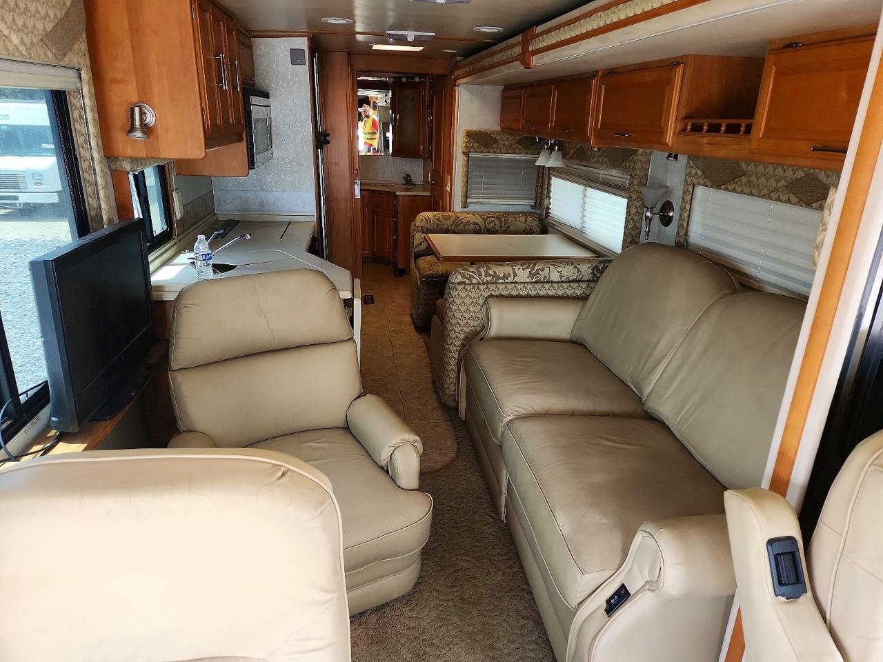 2005 WINNEBAGO All models VIN 4UZAAHDC15CN76315 photo 6