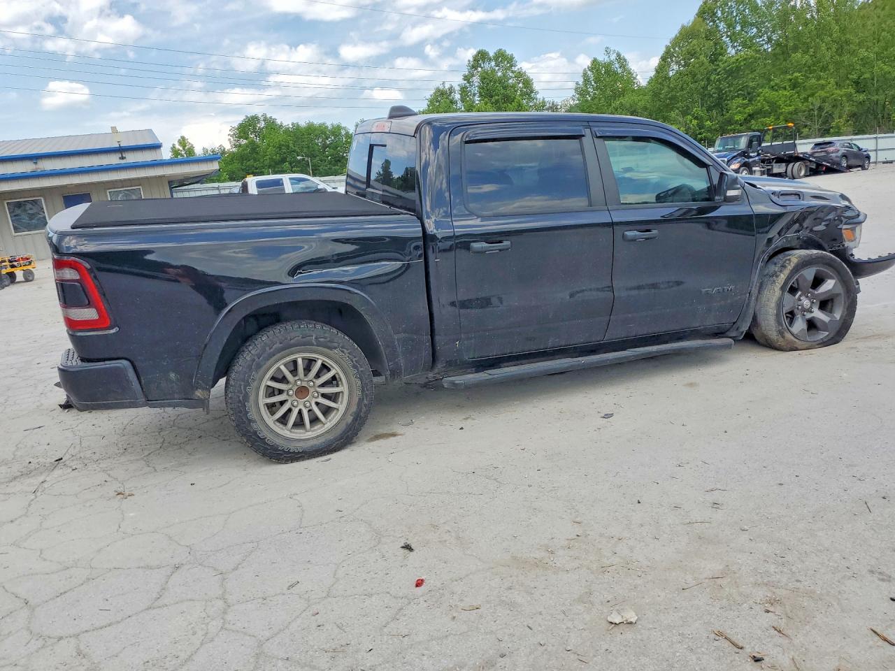 2020 Ram 1500 VIN 1C6SRFFT8LN307708 photo 3