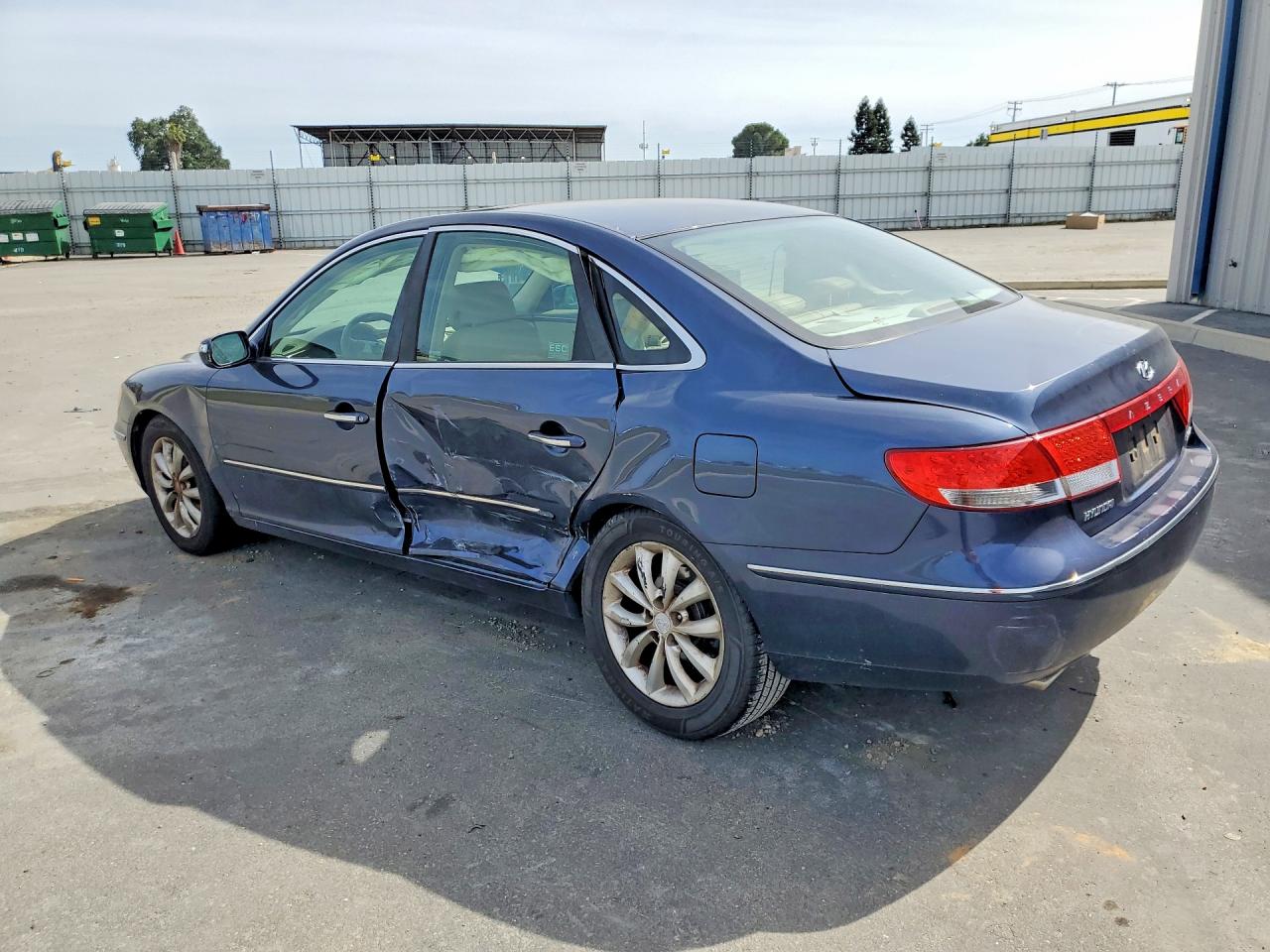 2007 Hyundai Azera VIN KMHFC46F97A180003 photo 2