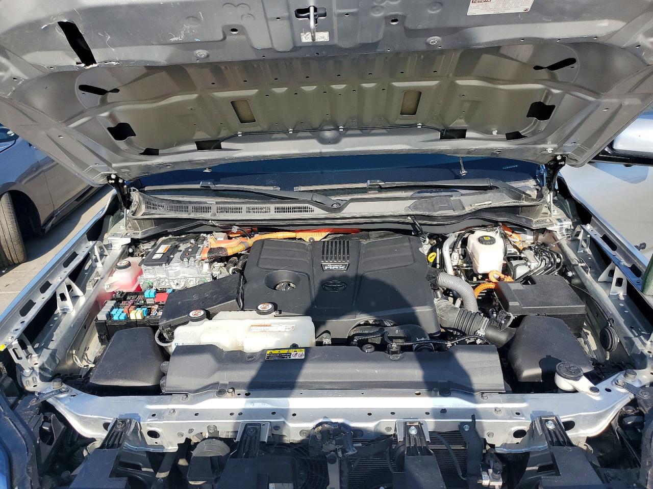 2022 Toyota Tundra VIN 5TFJC5BC3NX001030 photo 11