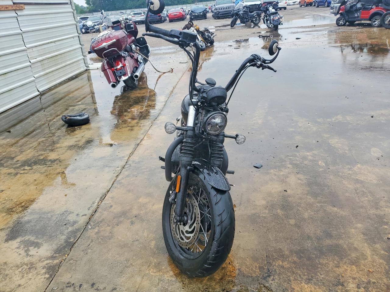 2018 TRIUMPH Bonneville VIN SMTD53HL0JT881593 photo 2