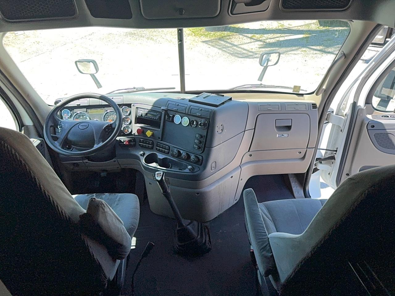 2015 FREIGHTLINER All other VIN 3AKJGLD56FSGF3152 photo 9