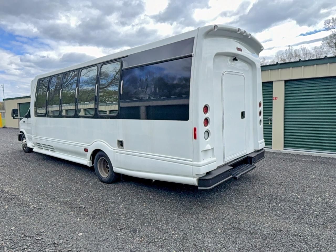 2003 Ford Econoline VIN 1FDXE45F53HA63424 photo 3