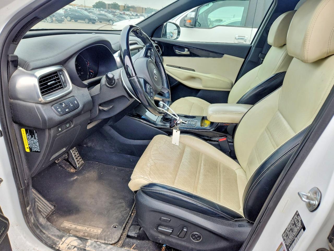 2017 Kia Sorento VIN 5XYPK4A50HG309550 photo 7