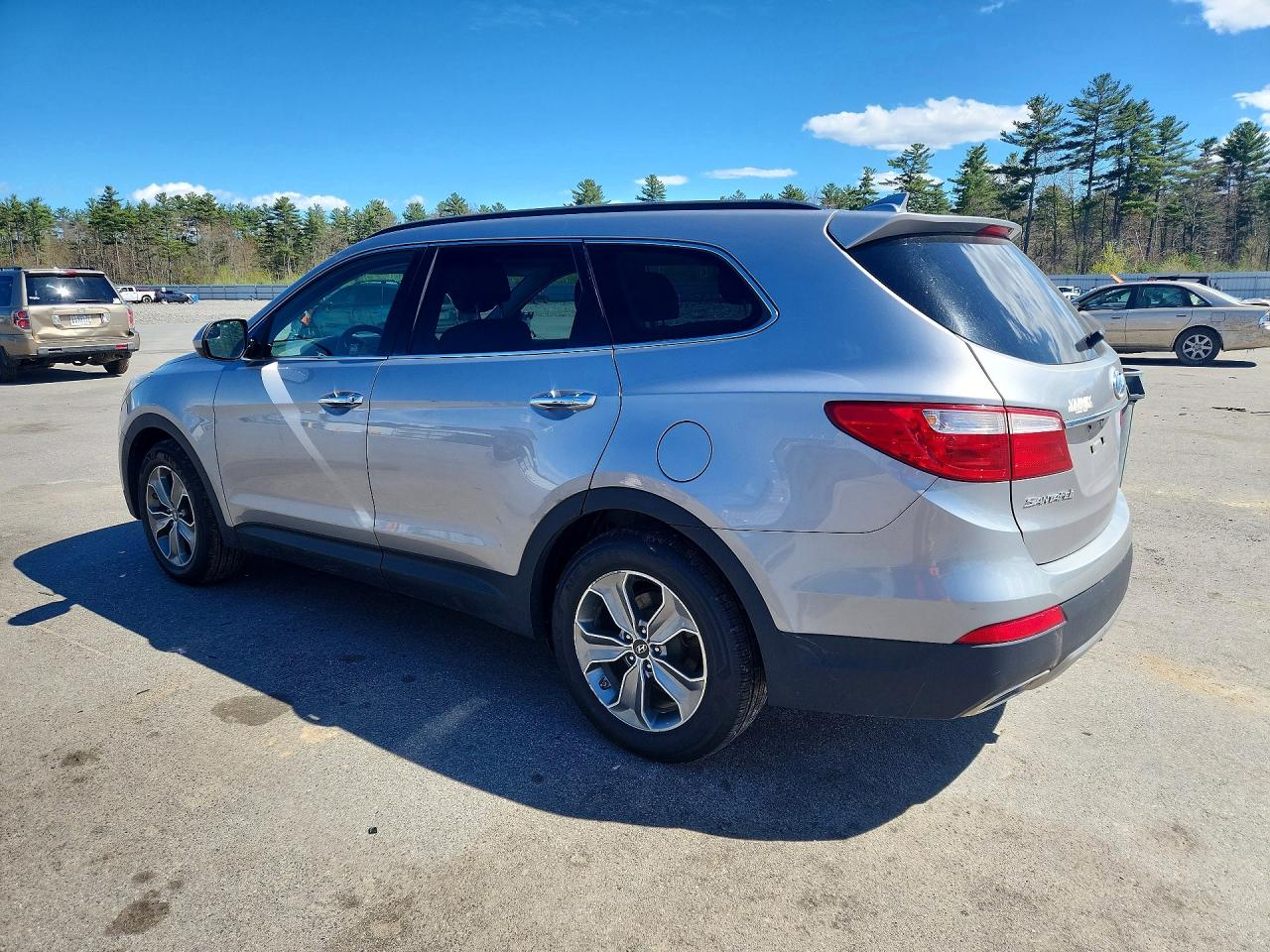 2016 Hyundai Santa fe VIN KM8SMDHF6GU156345 photo 2
