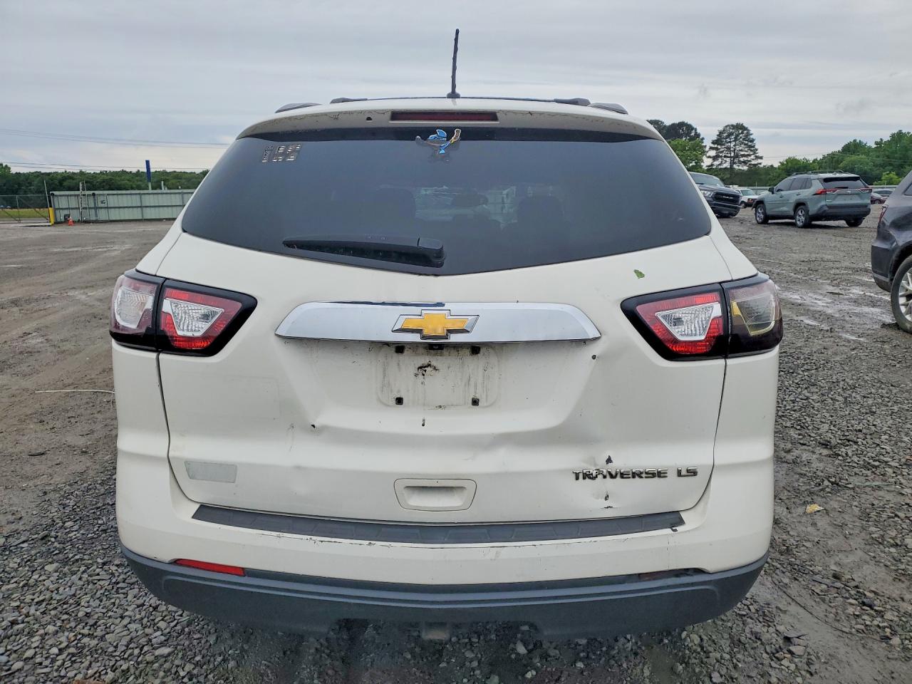 2015 Chevrolet Traverse VIN 1GNKRFKDXFJ315836 photo 6