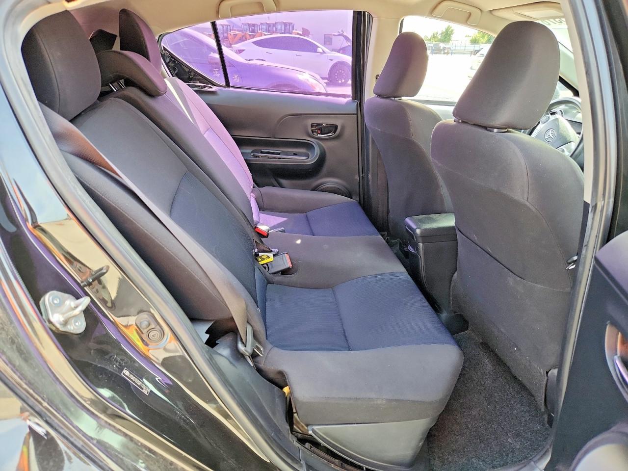 2015 Toyota Prius c th VIN JTDKDTB32F1100769 photo 10