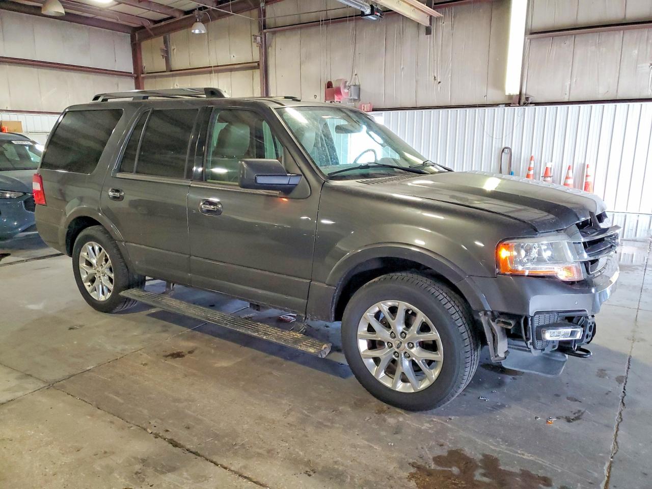 2015 Ford Expedition VIN 1FMJU2AT1FEF37528 photo 4