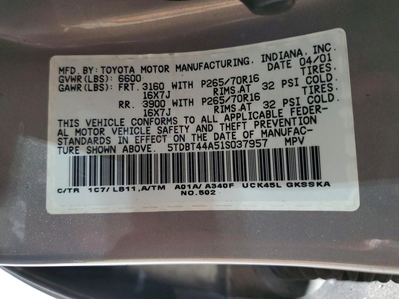 2001 Toyota Sequoia VIN 5TDBT44A51S037957 photo 12