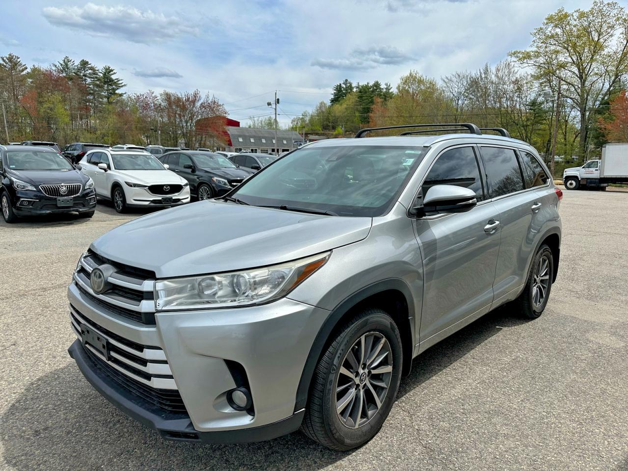 2017 Toyota Highlander VIN 5TDJZRFH4HS381579 photo 2