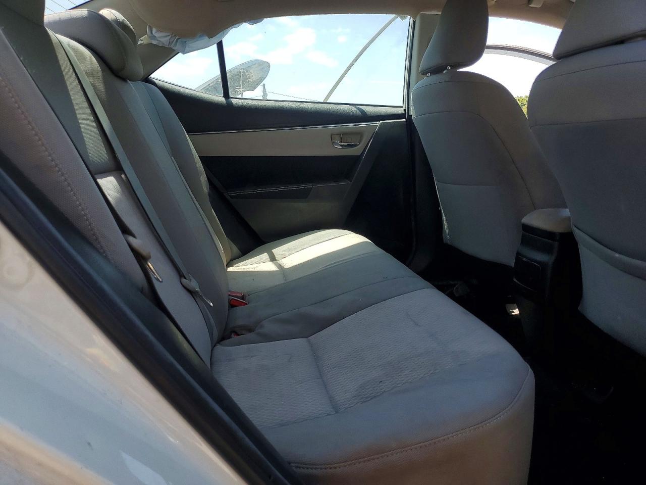 2014 Toyota Corolla VIN 5YFBURHEXEP065792 photo 10