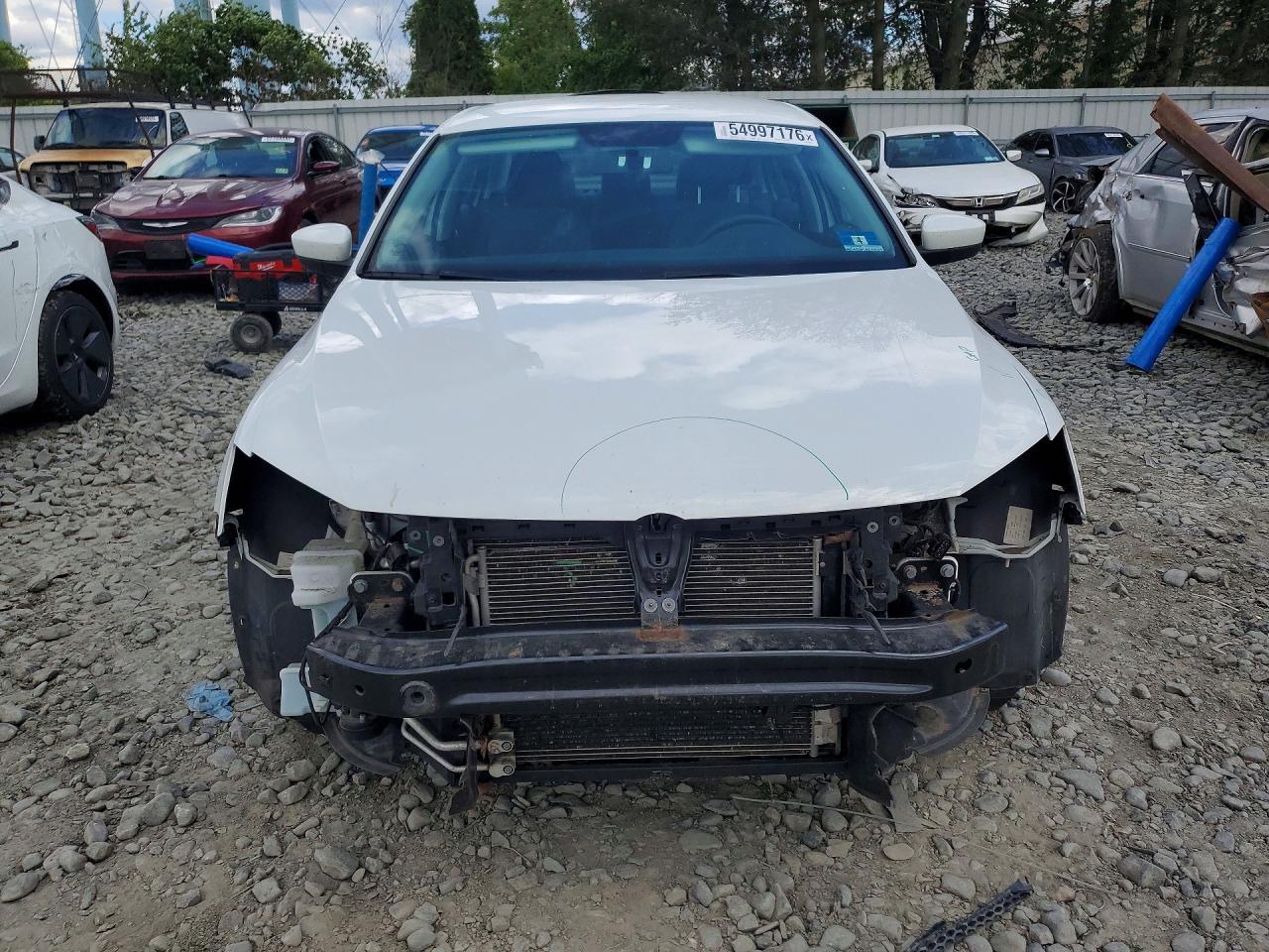 2018 Volkswagen Jetta VIN 3VW2B7AJ7JM252097 photo 5