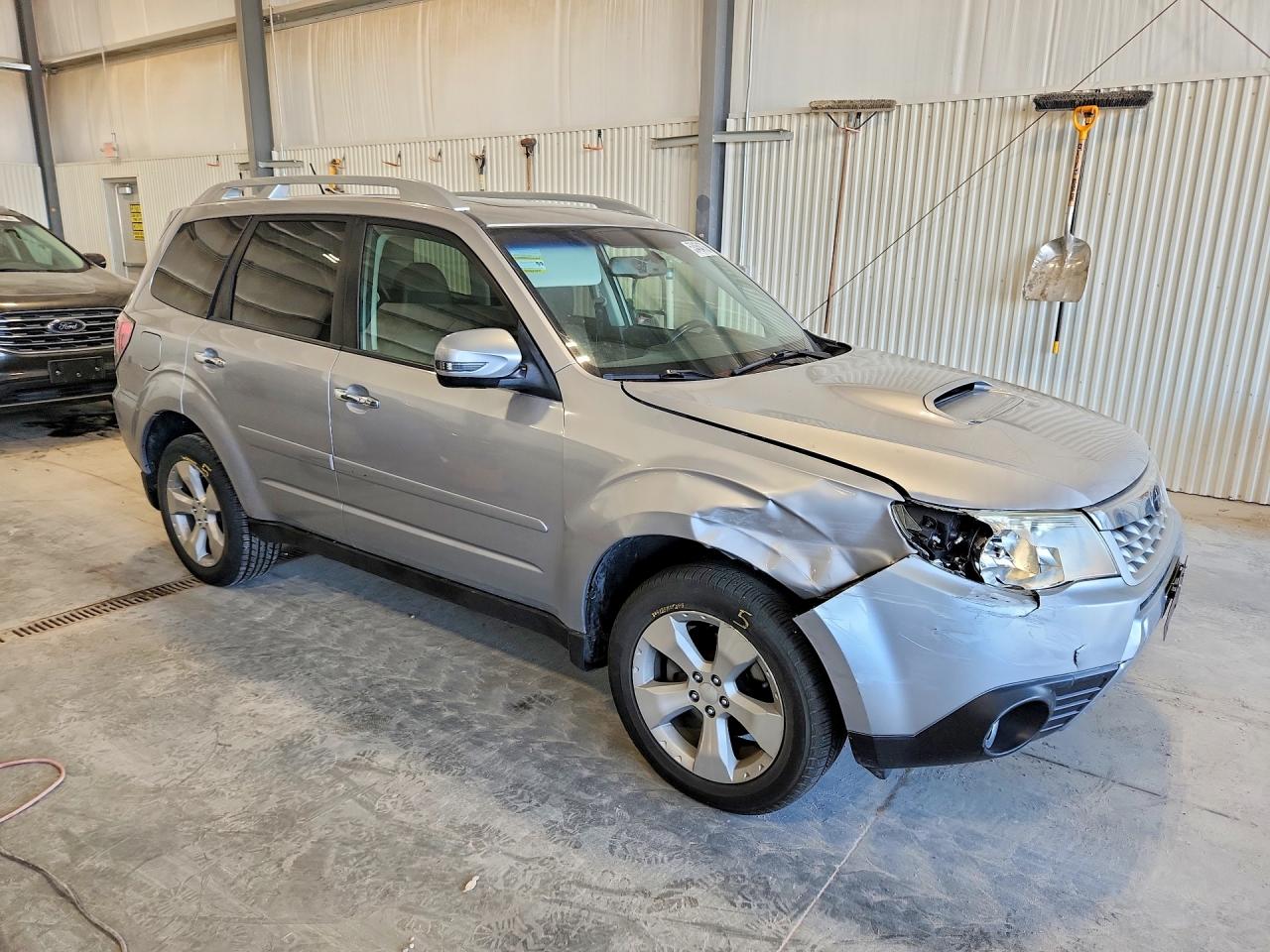2013 Subaru Forester VIN JF2SHGHC3DH413290 photo 4