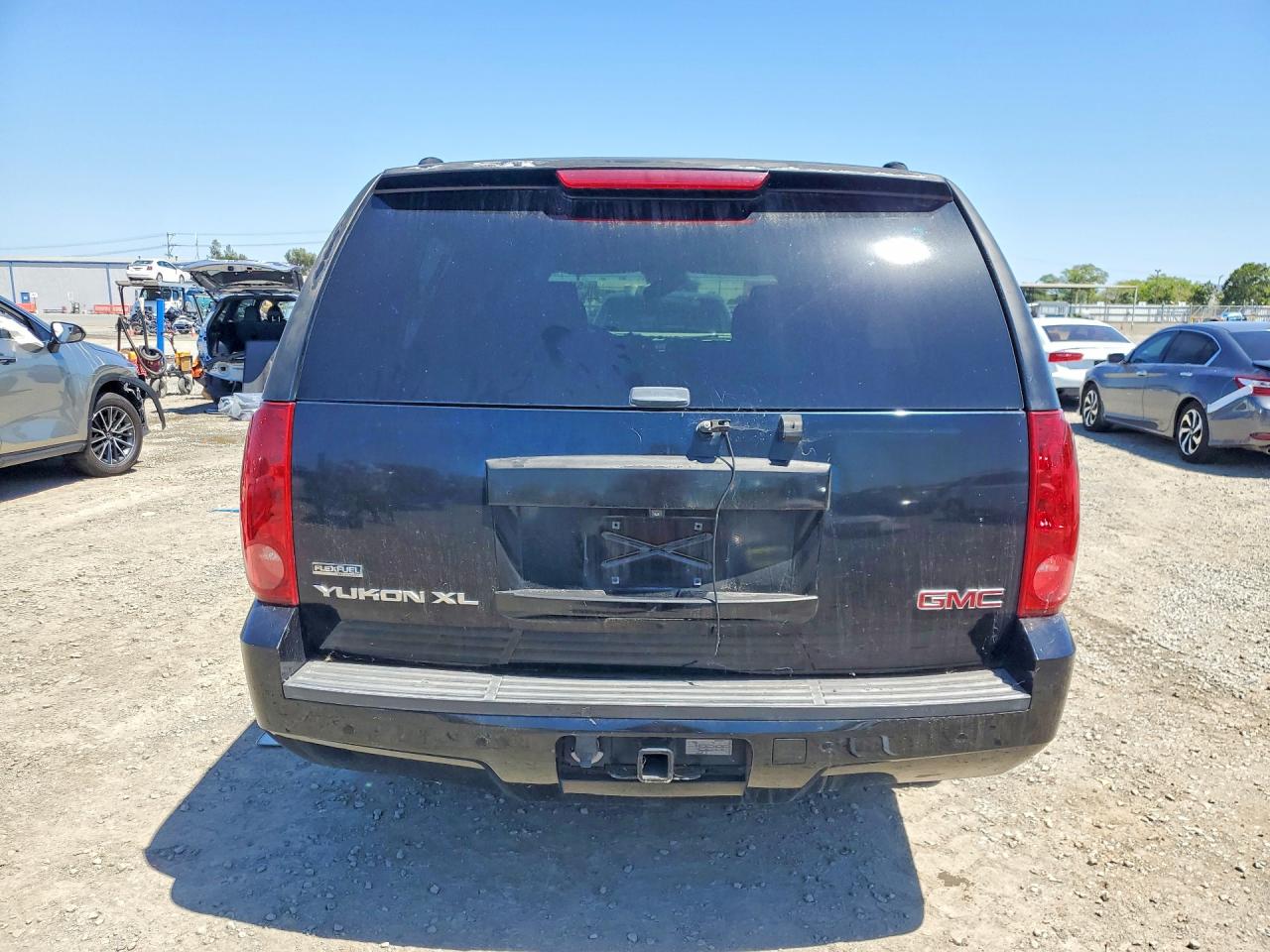 2007 GMC Yukon VIN 1GKFC16087R243399 photo 6