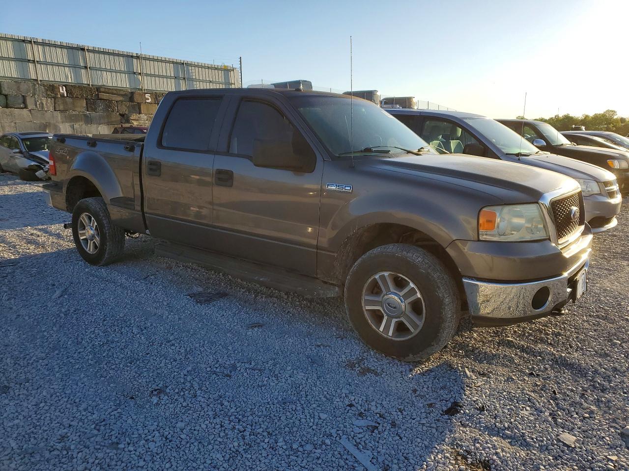 2007 Ford F150 VIN 1FTPW04547KD29740 photo 4