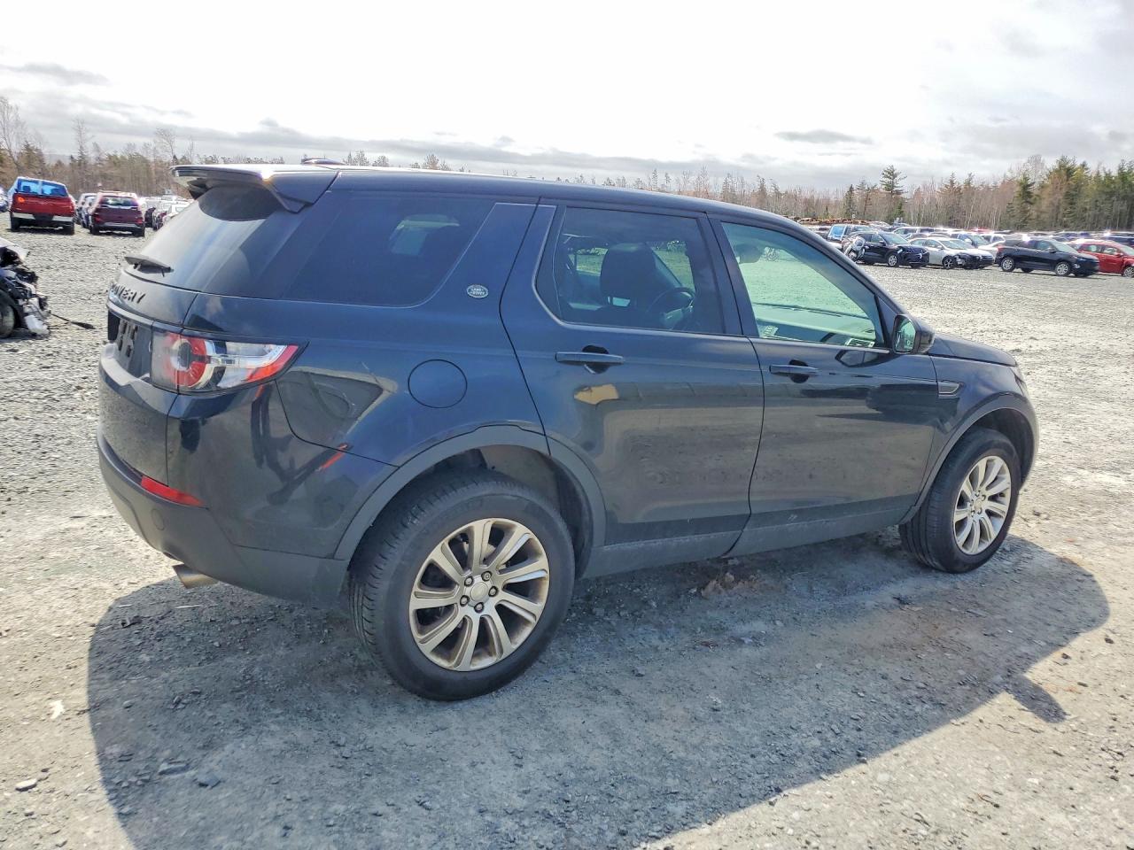 2015 LAND Discovery VIN SALCP2BGXFH517310 photo 3