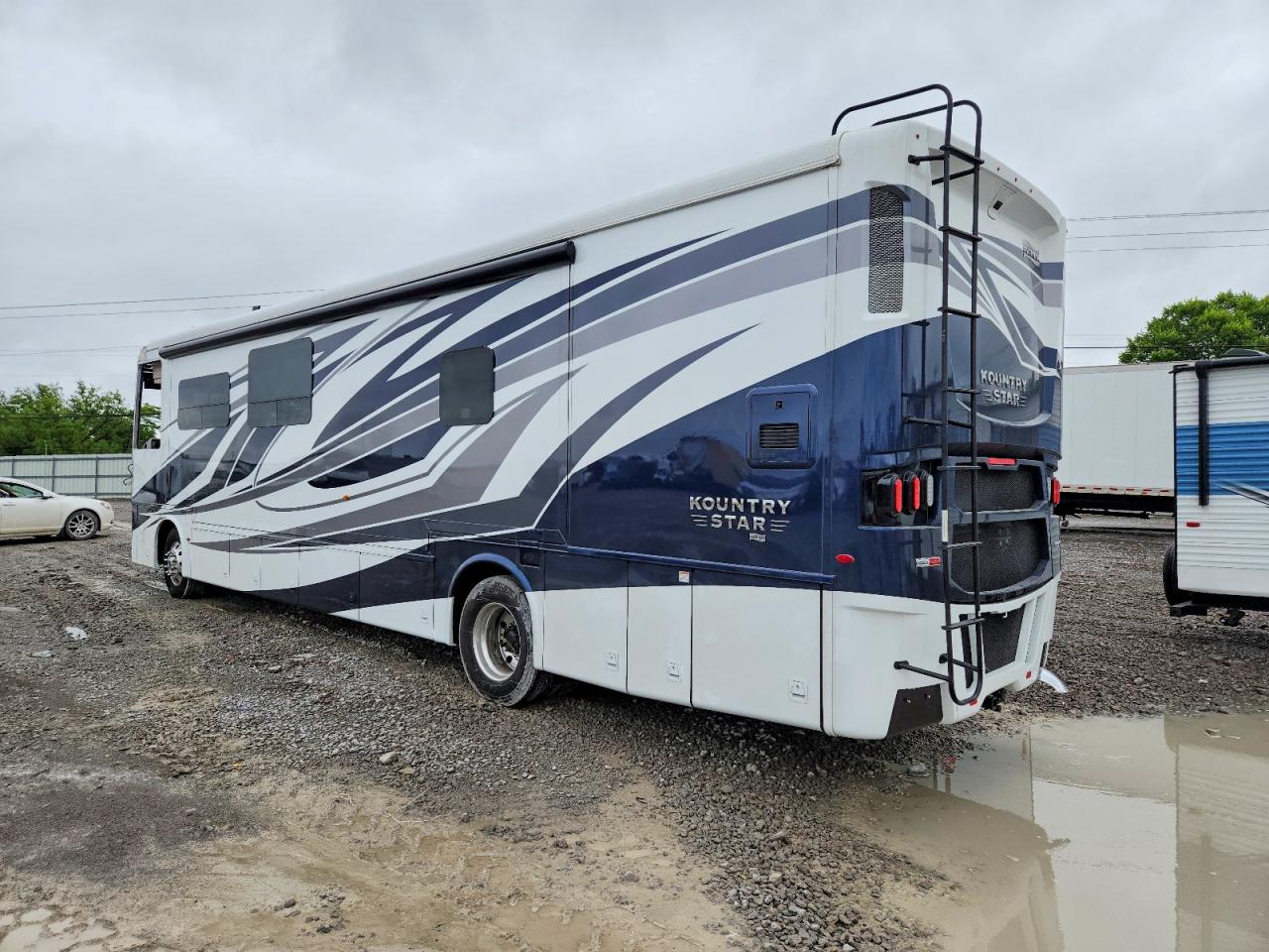 2023 FREIGHTLINER All other VIN 4UZACHFC4PCUJ6570 photo 3