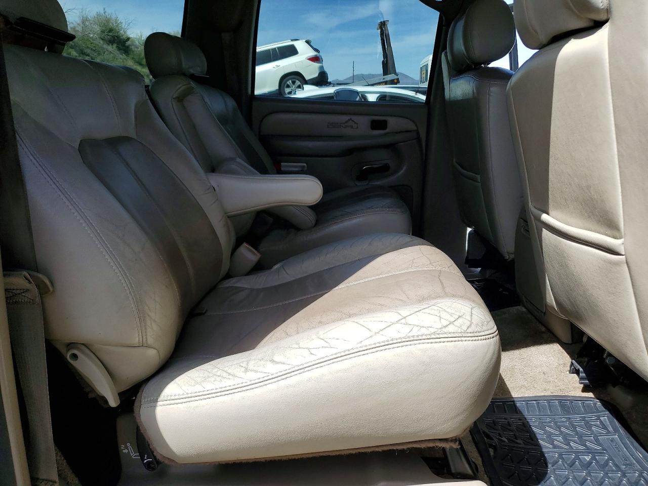 2001 GMC Denali VIN 1GKFK66U61J282176 photo 11
