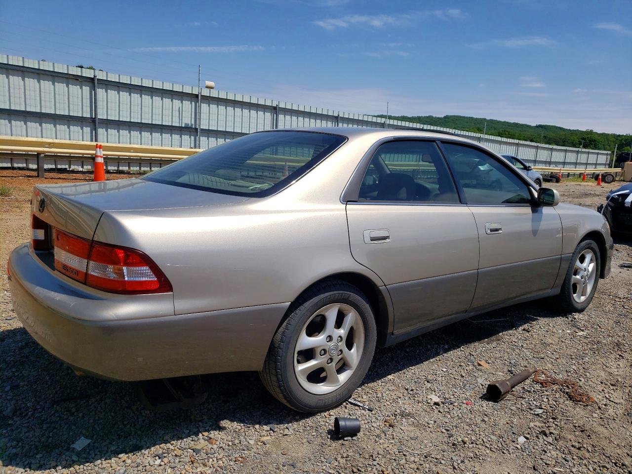 2000 Lexus Es300 VIN JT8BF28G4Y5089797 photo 3