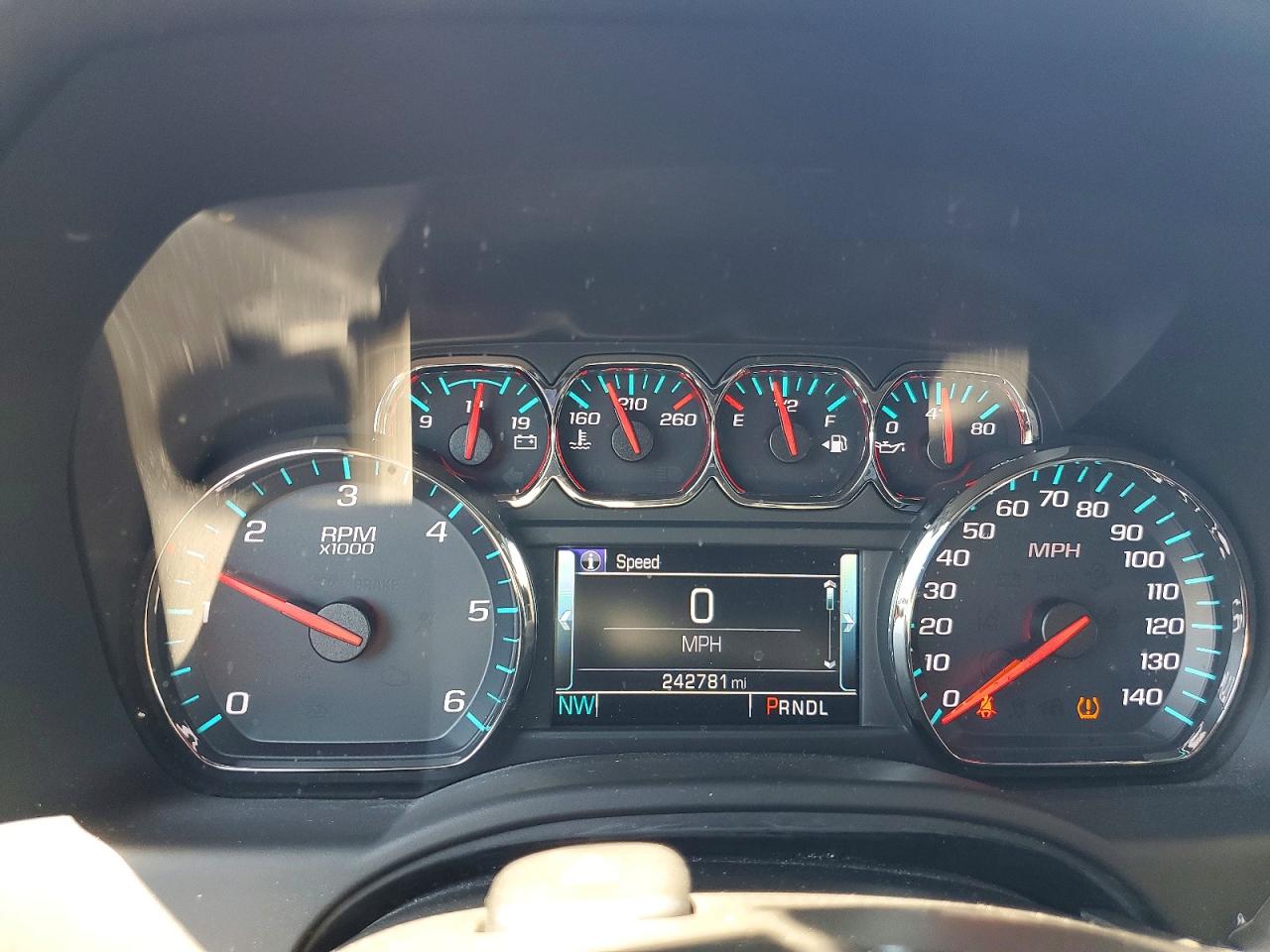 2020 Chevrolet Suburban VIN 1GNSCHKC9LR160620 photo 9