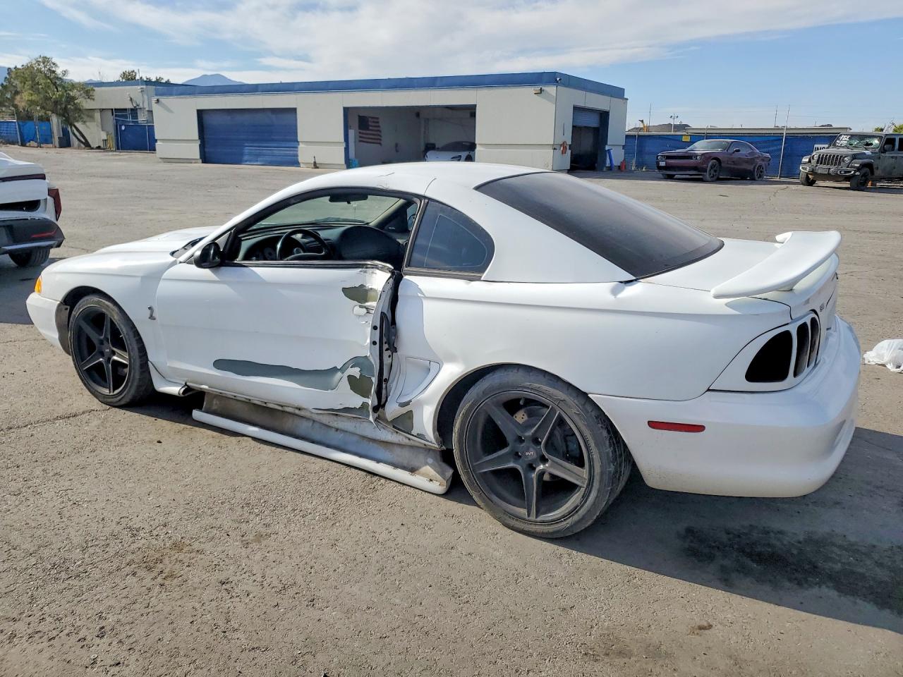 1996 Ford Mustang VIN 1FALP47V9TF111896 photo 2