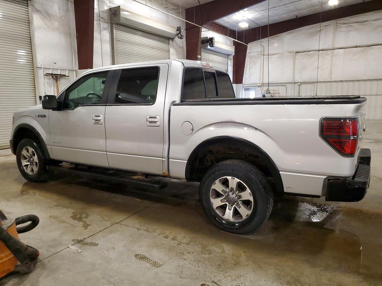 2011 Ford F150 VIN 1FTFW1ET7BKD88885 photo 2