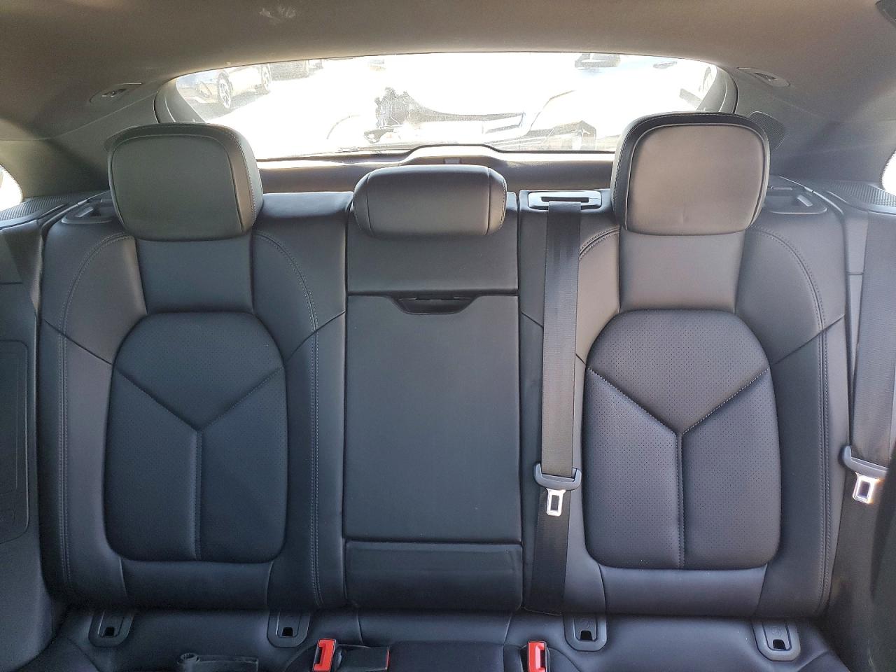 2017 Porsche Macan VIN WP1AB2A5XHLB19753 photo 10