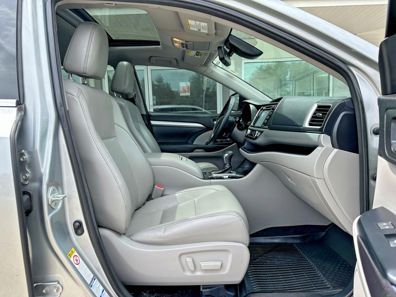 2017 Toyota Highlander VIN 5TDJZRFH4HS381579 photo 5