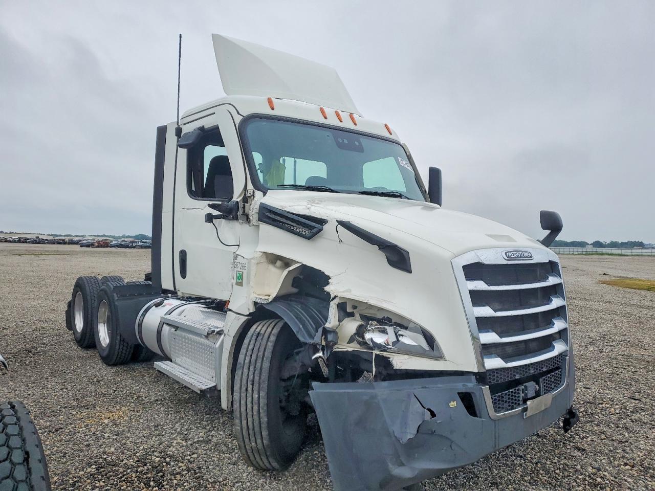 2020 FREIGHTLINER All other VIN 3AKJHLDV7LSME5478 photo 1