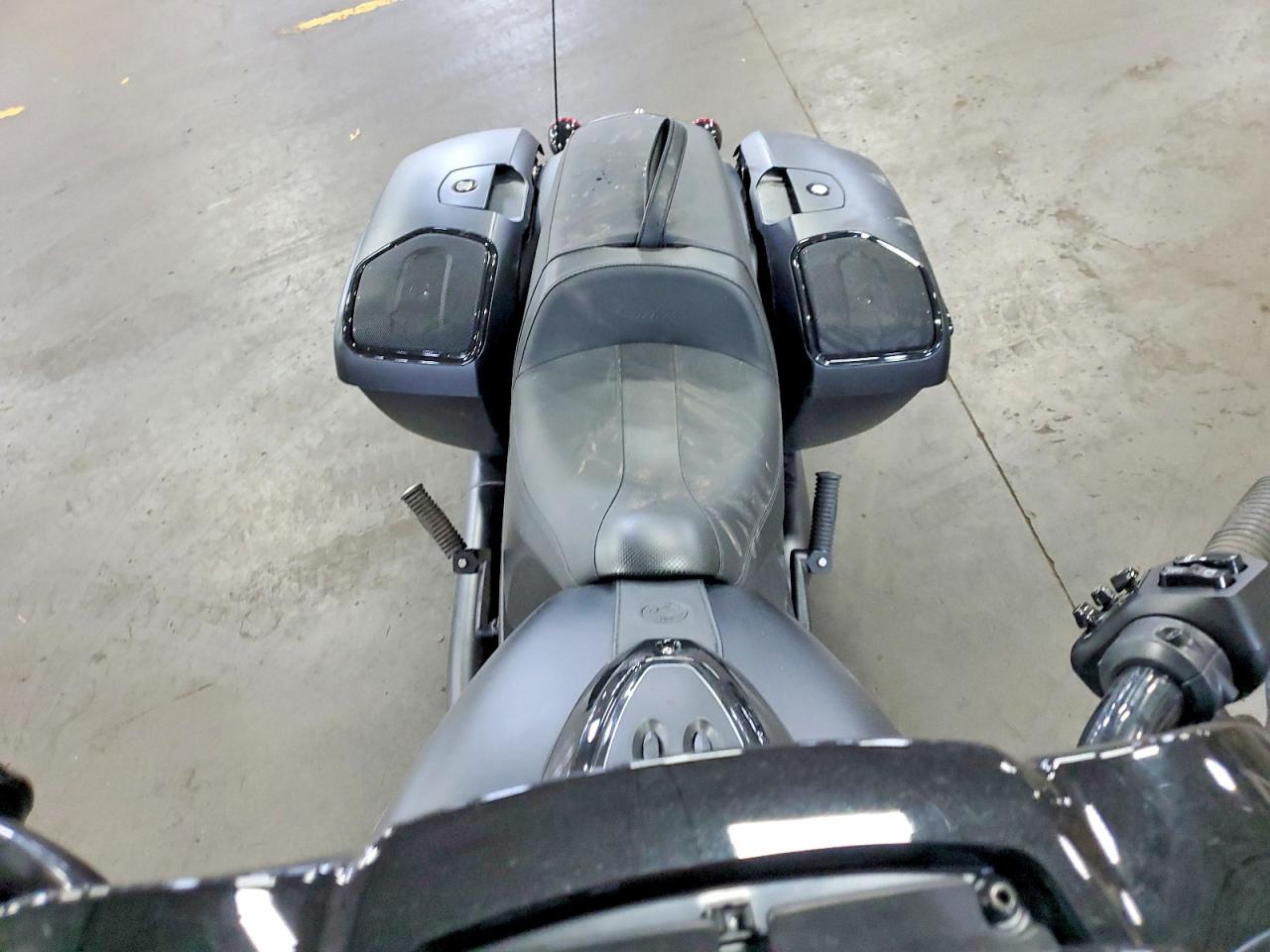 2024 INDIAN Motorcycle VIN 56KTC9BB5R3429552 photo 5