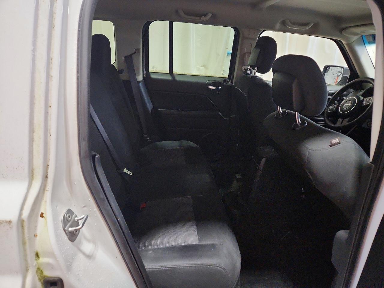 2016 JEEP Patriot VIN 1C4NJRBB2GD668925 photo 11