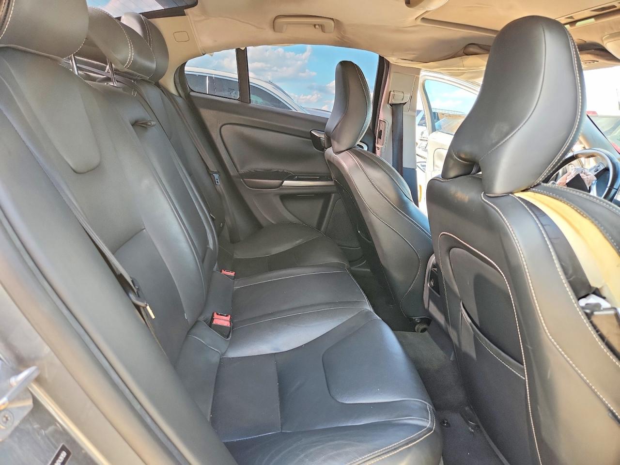 2017 Volv S60 VIN YV126MFL3H2426159 photo 10