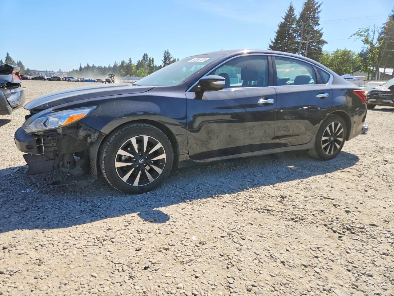 2018 Nissan Altima VIN 1N4AL3AP2JC263976 photo 1