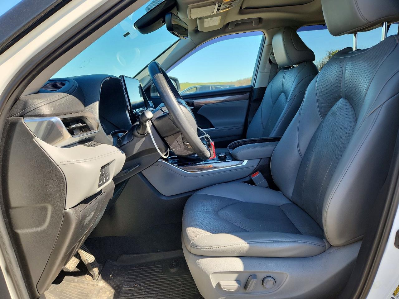 2020 Toyota Highlander VIN 5TDDZRBH1LS033542 photo 7