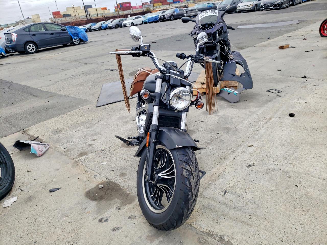2016 INDIAN Motorcycle VIN 56KMSB009G3114010 photo 2