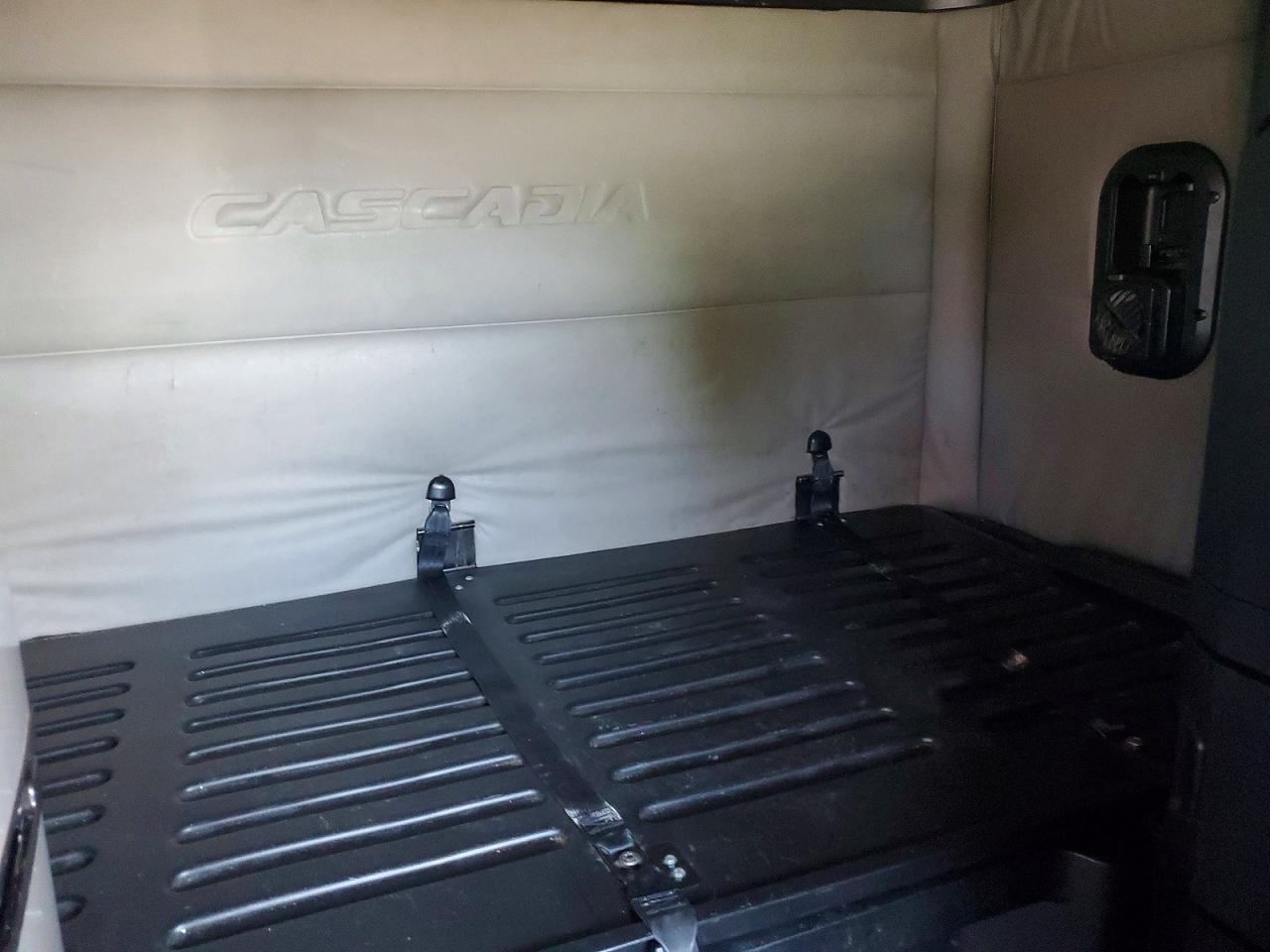 2019 FREIGHTLINER All other VIN 3AKJHHDR0KSKL3041 photo 6