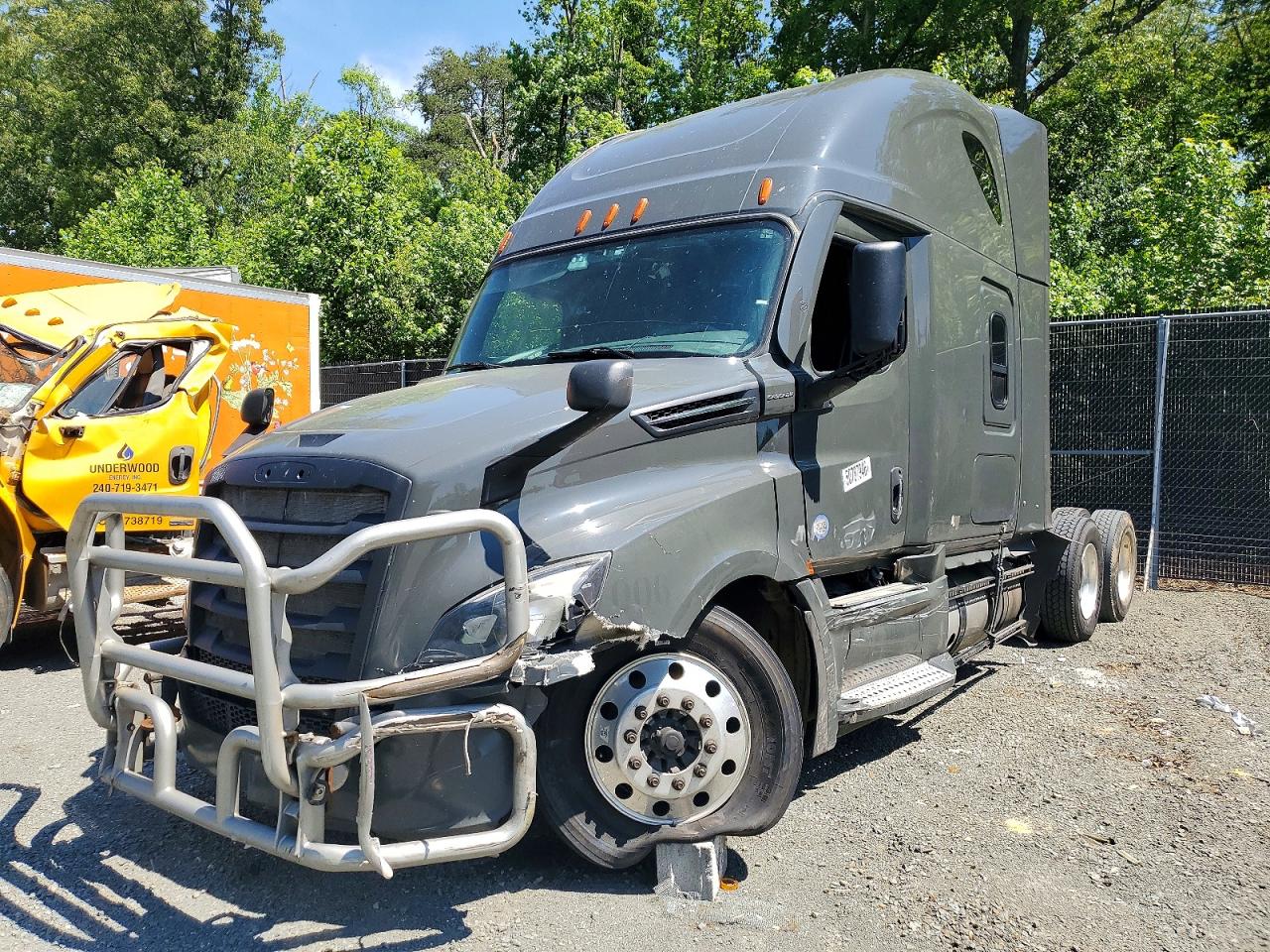 2022 FREIGHTLINER All other VIN 3AKJHHDRXNSNG7237 photo 2