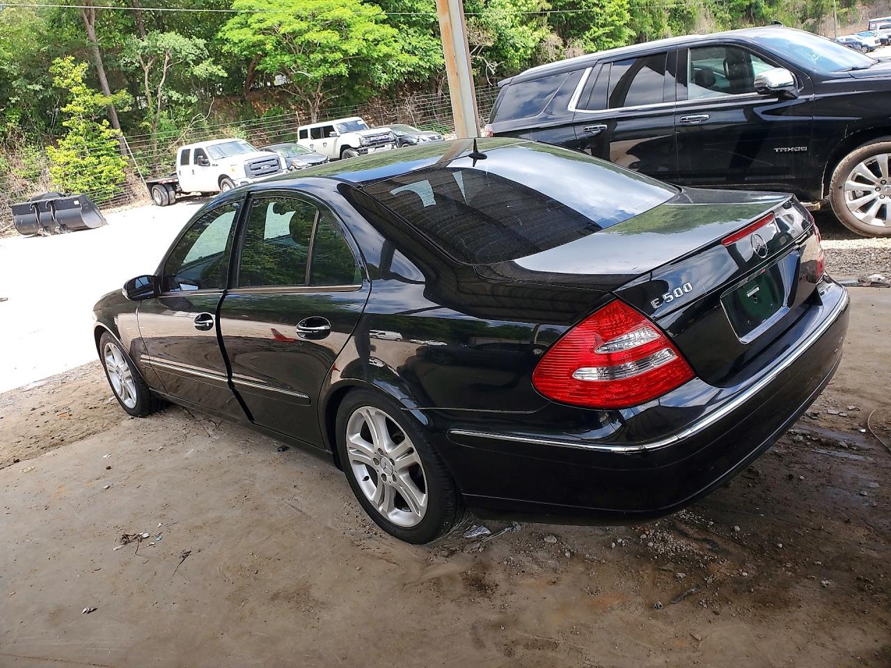 2004 Mercedes-Benz E-class VIN WDBUF70JX4A445717 photo 2