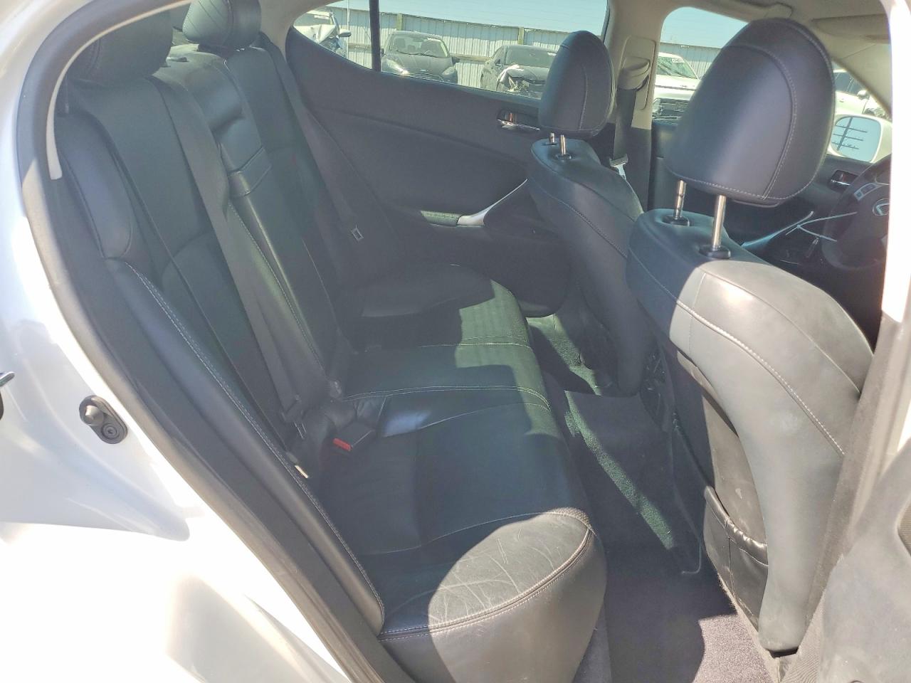 2011 LEXUS Is VIN JTHCF5C20B5051072 photo 10