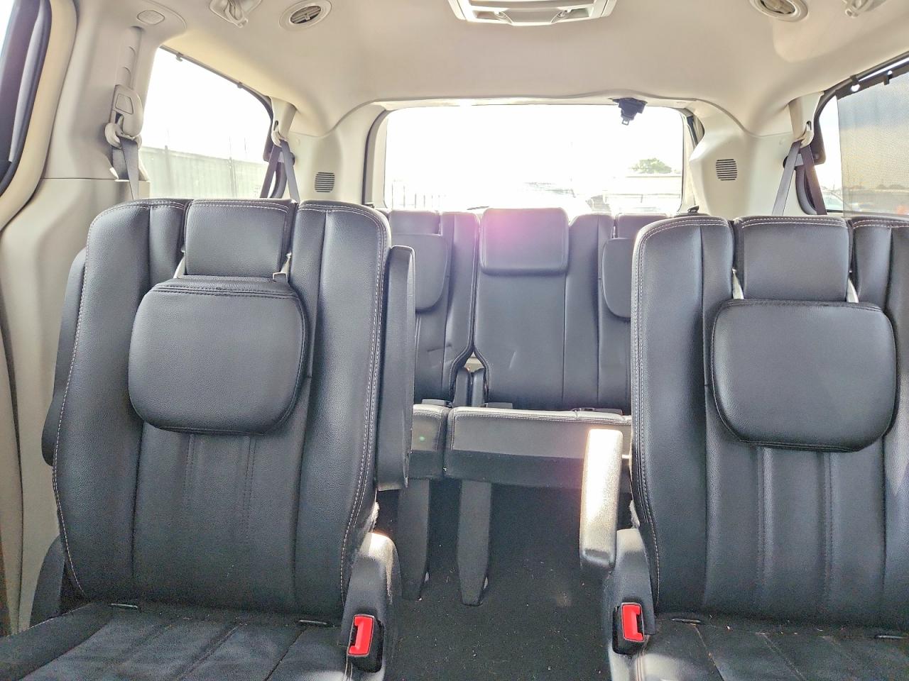 2015 Chrysler Minivan VIN 2C4RC1BG7FR547523 photo 10