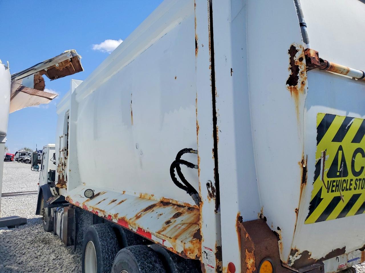 2016 MACK All other VIN 1M2AU04C7GM010746 photo 3