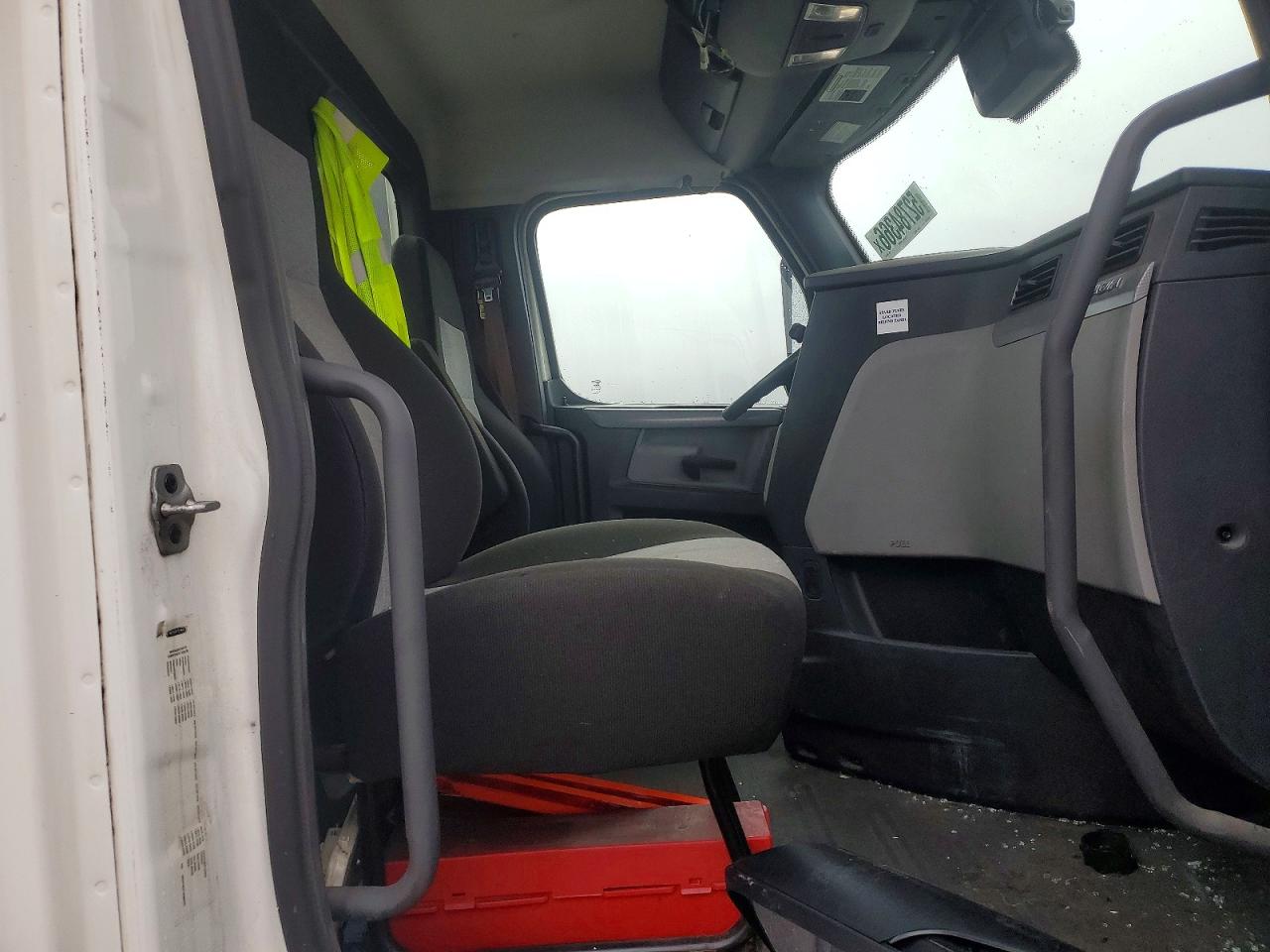 2020 FREIGHTLINER All other VIN 3AKJHLDV7LSME5478 photo 6