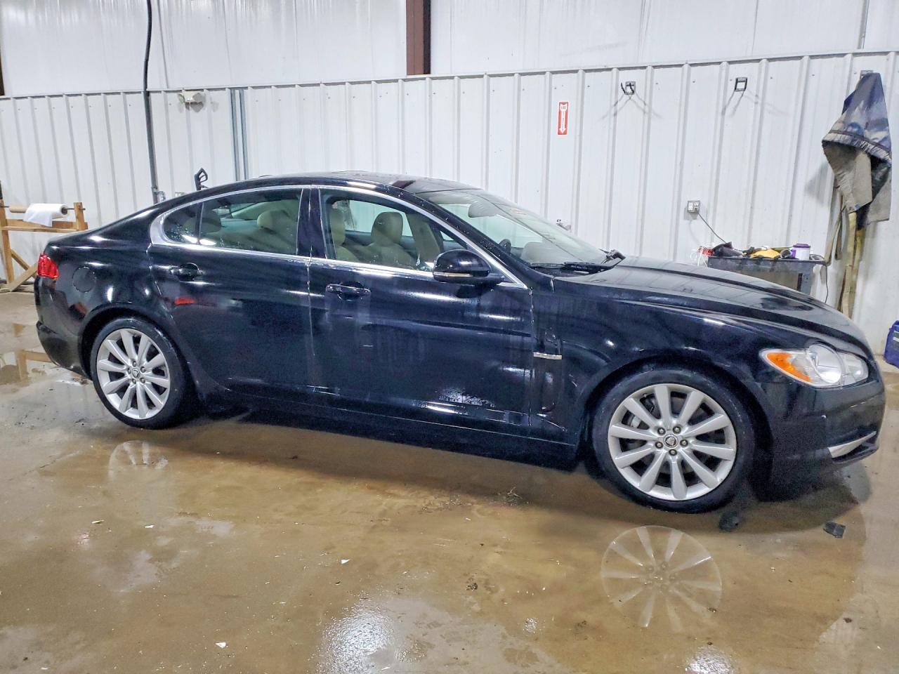 2011 Jaguar Xf VIN SAJWA0GB3BLS01876 photo 4