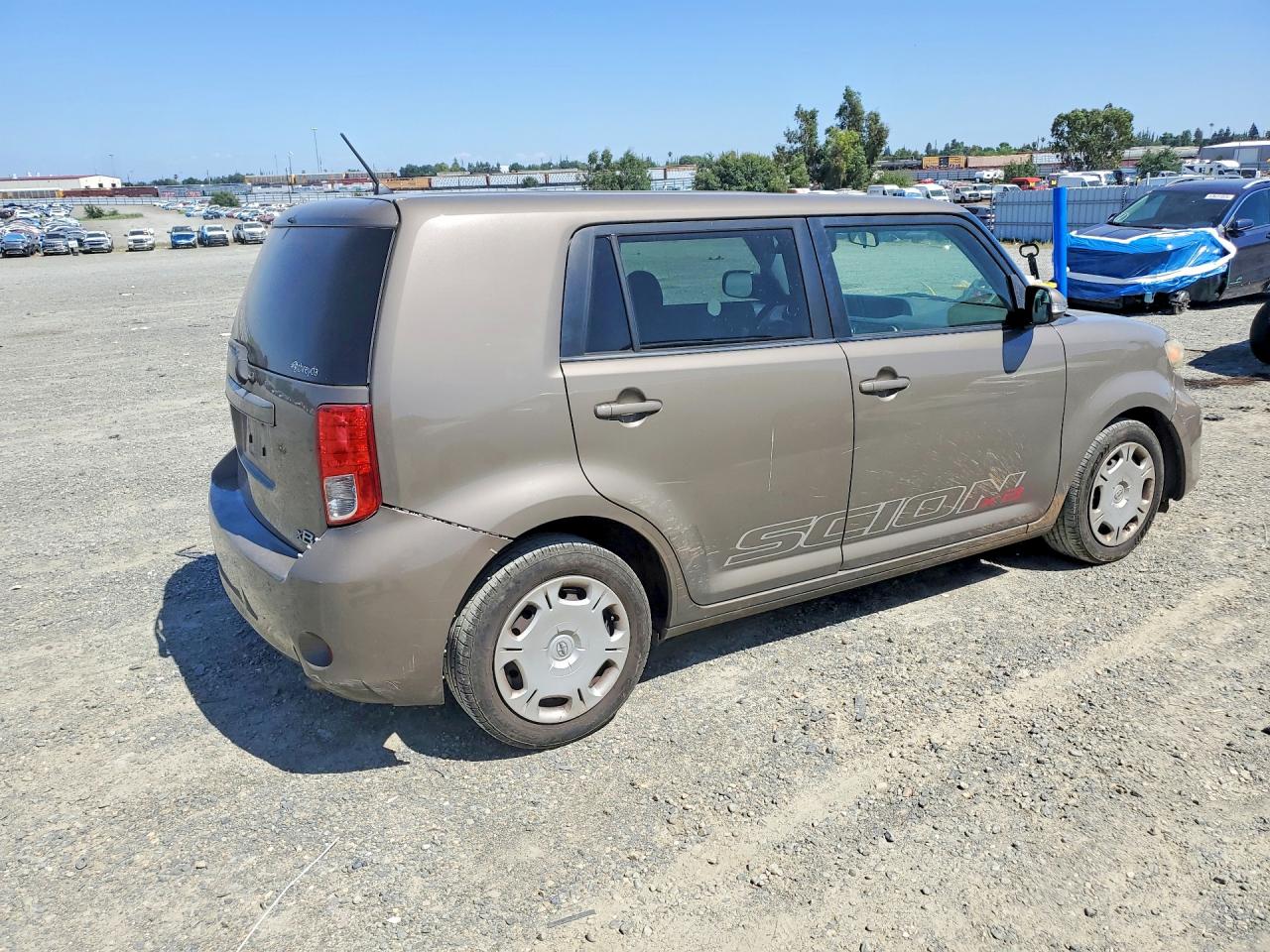 2011 Toyota Scion VIN JTLZE4FE6B1138307 photo 3