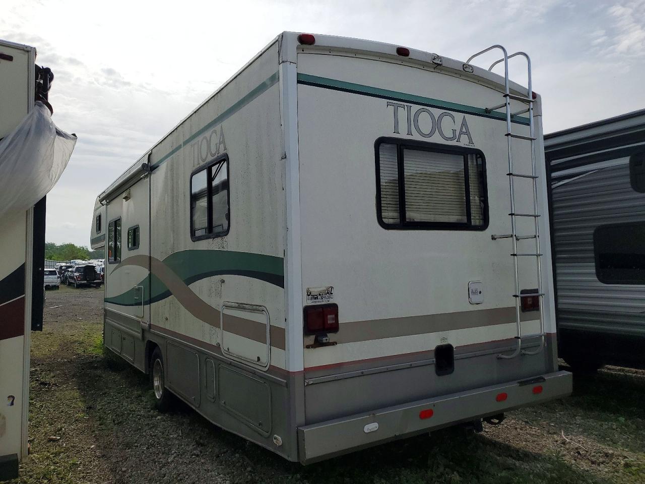1998 Fleetwood Tioga VIN 1FDXE40S5WHA78725 photo 3