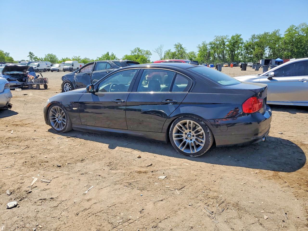 2010 BMW 3 series VIN WBAPN7C56AA778120 photo 2
