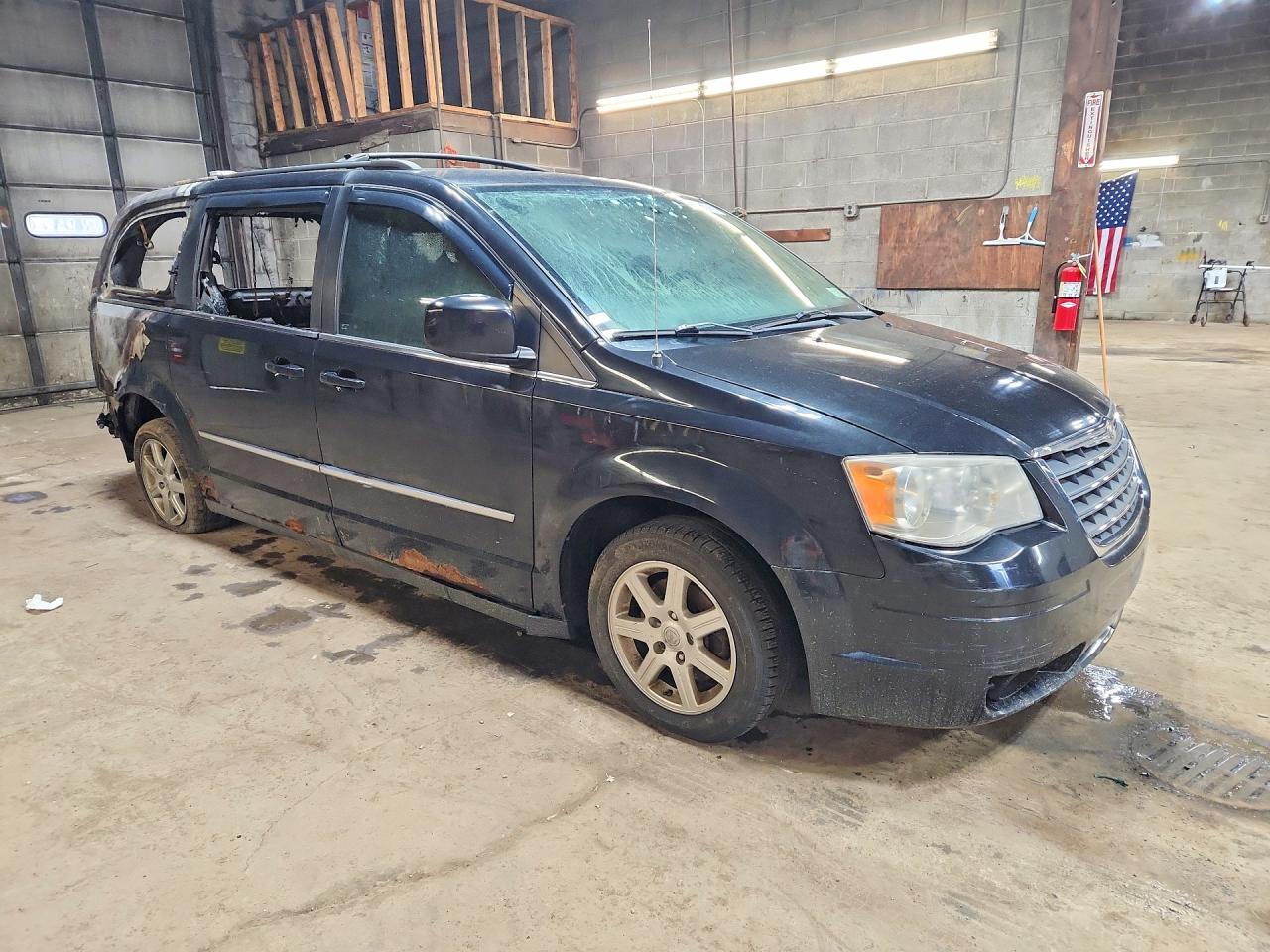 2010 CHRYSLER Minivan VIN 2A4RR5D13AR432208 photo 4