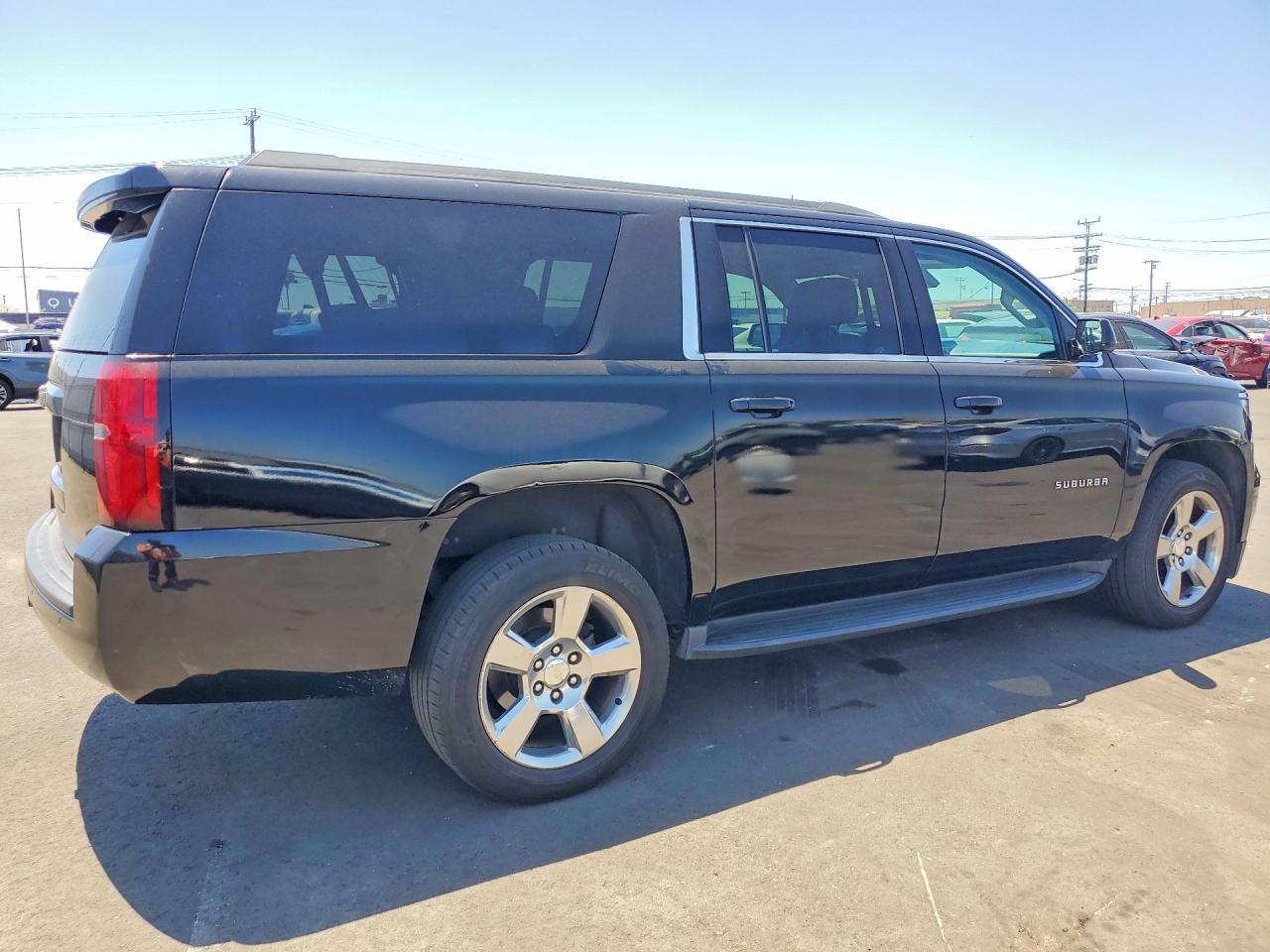 2020 Chevrolet Suburban VIN 1GNSCHKC9LR160620 photo 3