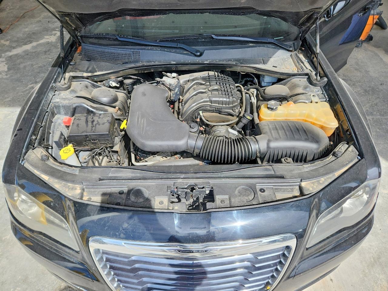 2012 Chrysler 300 VIN 2C3CCAGG8CH115916 photo 11