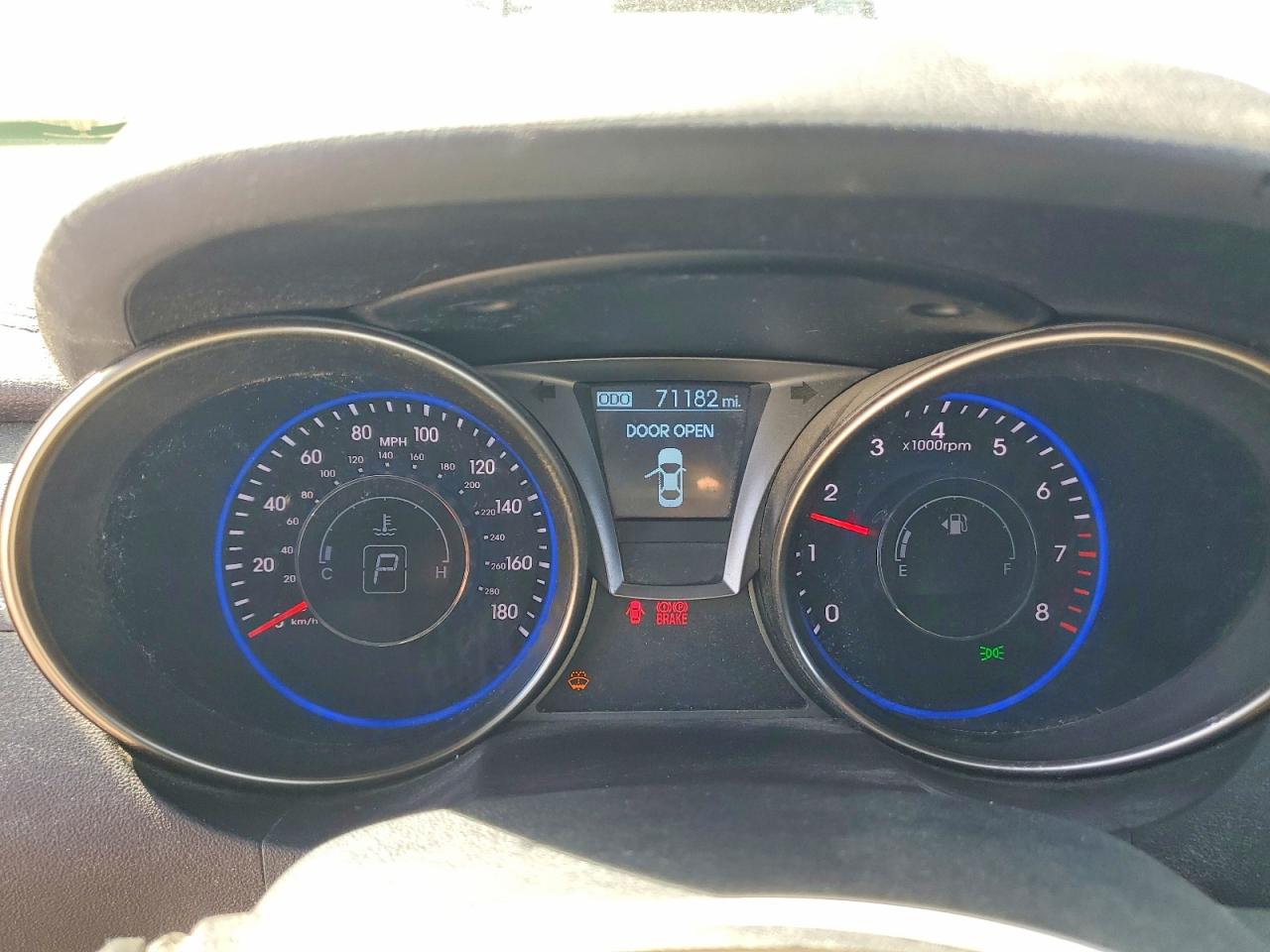 2016 Hyundai Genesis VIN KMHHT6KJ1GU131620 photo 9